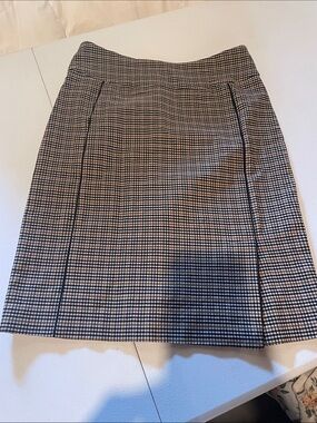 Margaret M Black & White Houndstooth Pencil Skirt